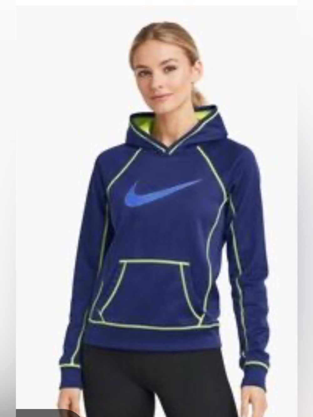 Nike women’s Thermafit pullover hoodie
Size medium